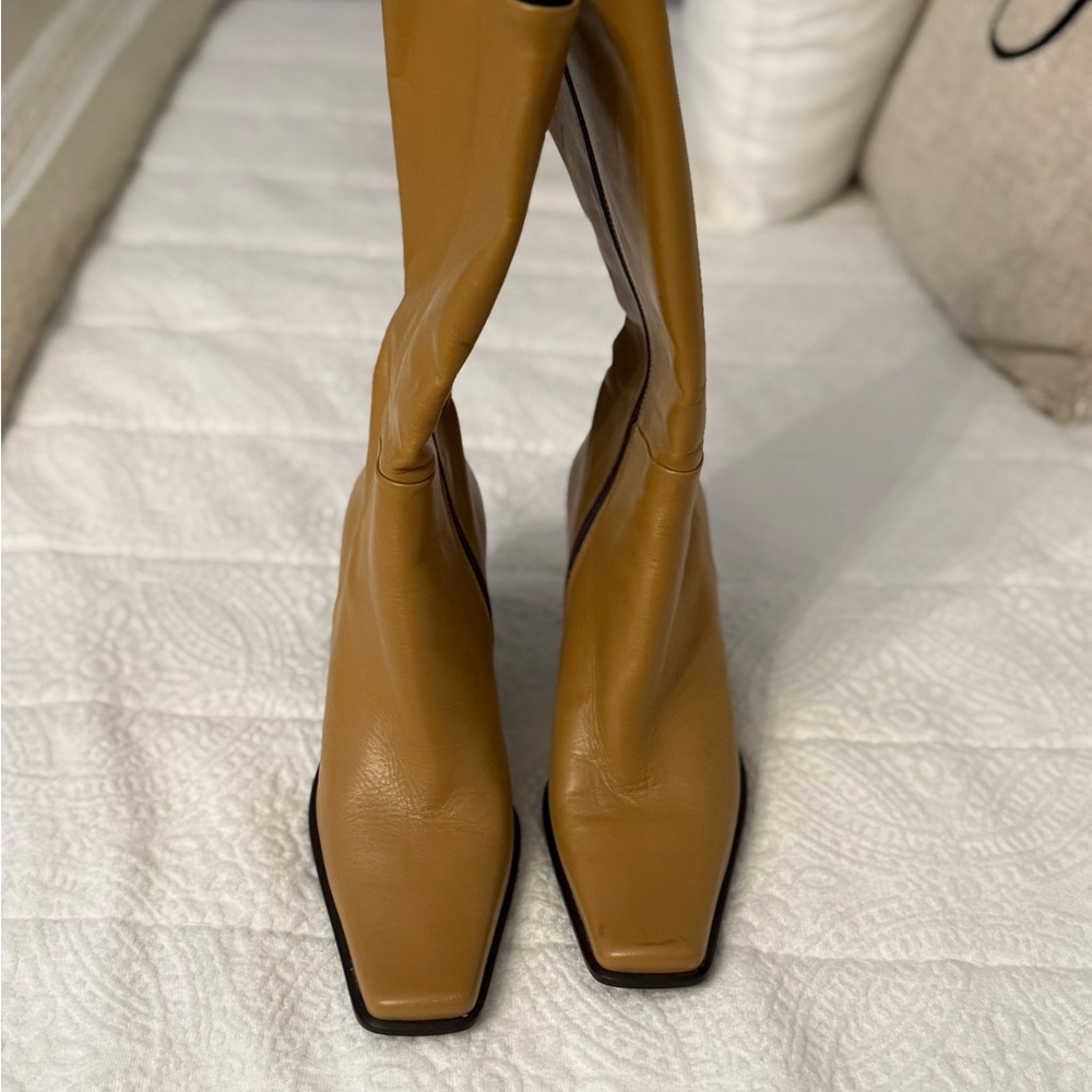 Vero Cuoio Tan Heeled Boots